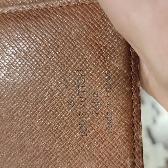 Authentic Louis Vuitton kisslock wallet - Picture 8 of 9